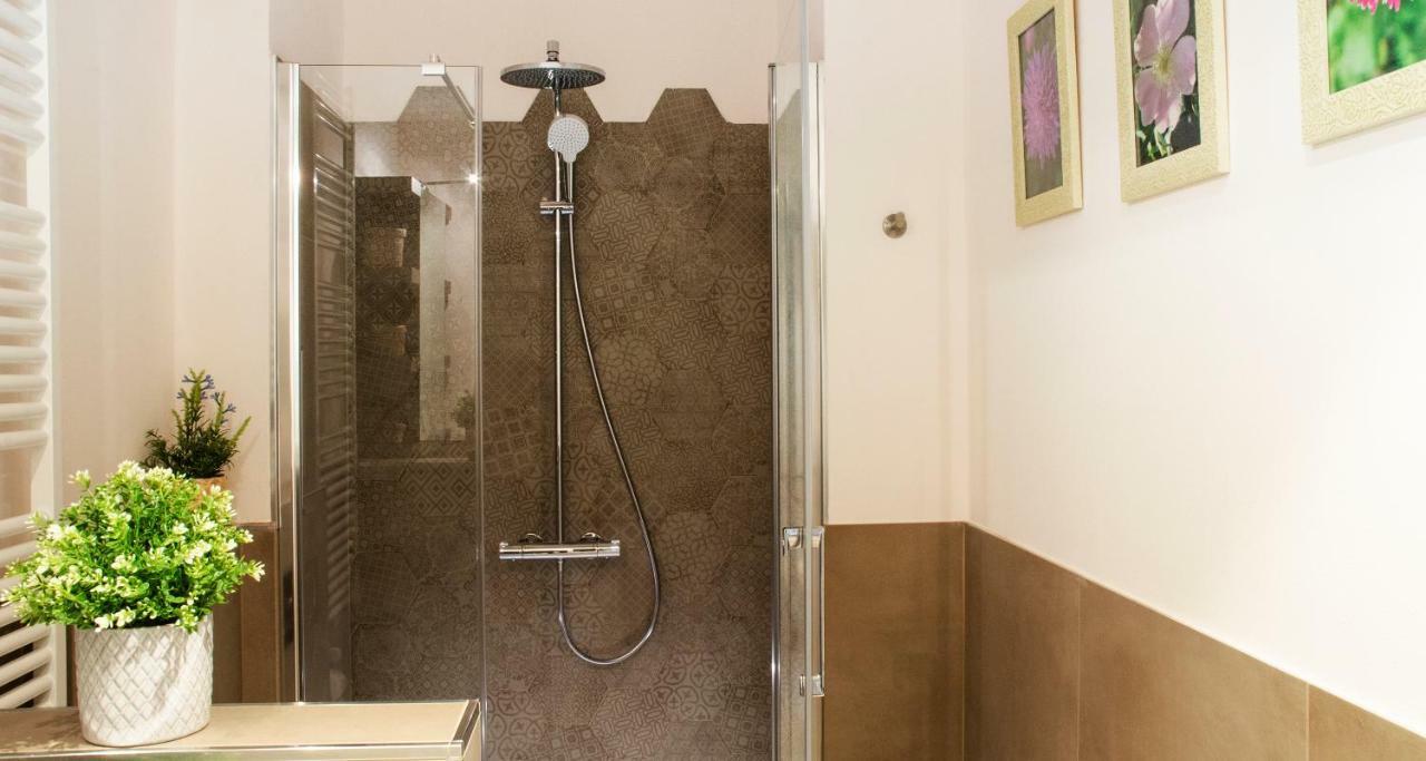 Flowers Apartment Joivy 25 コモ エクステリア 写真